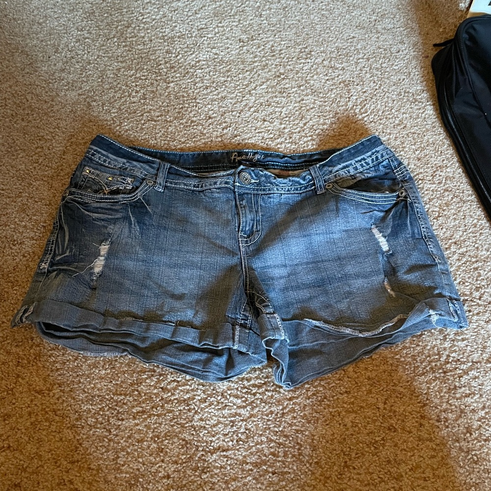 Slightly Distressed Amethyst Women’s Size 18 Jorts with Pocket Decals